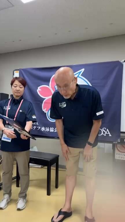 2025.6.29

東京2025デフリンピック日本代表選手内定者発表ライブ

当協会では、2025 年 6 月 29 日に横浜国際プールで開催された「第 28 回日本知的障害者選手権水泳競技大会」（以下、「知的大会」という。)において、協会の定めたデフリンピック基準記録（以下「基準記録」という。）を突破した選手およびリレー種目については、2025 年 4 月 13 日に静岡県富士水泳場で開催された「2025 日本パラ水泳春季チャレンジレース」（以下「チャレンジレース」という。）の記録を参考に下記の選手を、標記大会の日本代表選手として内定することといたしました。
なお、下記選手は、当協会から全日本ろうあ連盟スポーツ委員会に推薦し、承認されることで日本代表選手として正式決定となります。

１ 知的大会で個人種目の基準記録を突破し、内定した選手（計 10 名）
〇男子（3 名）
・茨 隆太郎 50m 背泳ぎ、200m 平泳ぎ、200m 個人メドレー
・星 泰雅 50m 平泳ぎ、100m 平泳ぎ、200m 平泳ぎ
・金持 義和 50m 背泳ぎ、100m 背泳ぎ

〇女子（7 名）
・中東 郁葉 400m 個人メドレー
・齋藤 京香 50m バタフライ、100m バタフライ
･串田 咲歩 100m 平泳ぎ、200m 平泳ぎ
・久保 南 50m 平泳ぎ、200m 平泳ぎ
・吉瀬 千咲 50m 自由形
・平林 花香 ５０m 背泳ぎ
・吉田 琉那 50m バタフライ

2 チャレンジレースの記録でリレーメンバーとして選考され、内定した選手（計 5 名）
〇男子（4 名）
・野村 空和 4×100m メドレーリレー（※）
・村岡 翼輝 4×100m メドレーリレー（※）
・池田 伊吹 4×100ｍメドレーリレー
・荒川 輝久 4×100ｍメドレーリレー
【補欠】
・平賀 大河 4×100ｍメドレーリレー
➣なお、補欠はリレーで選考された当該種目の選手（※）に出場辞退等が出た場合に繰り上がることとする。

〇女子（1 名）
・川眞田 結菜 4×100ｍメドレーリレー、4×100ｍフリーリレー

◎男子７名、女子８名、計１５名